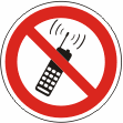 Запрещается пользоваться мобильным (сотовым) телефоном или переносной рацией - P 18